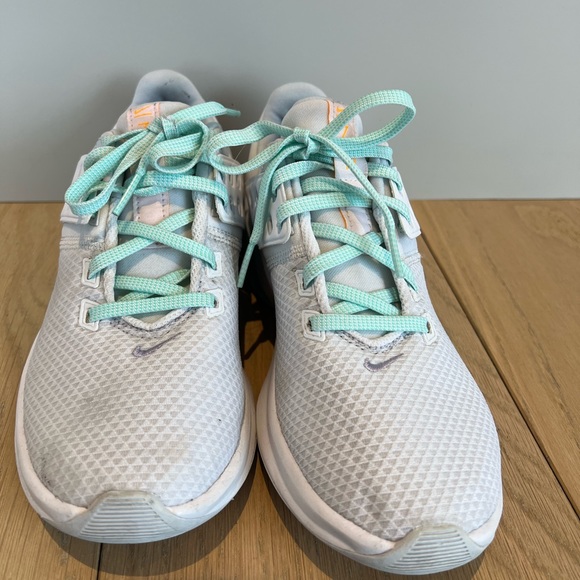 Nike running/training shoes, size 7, women - Picture 2 of 8